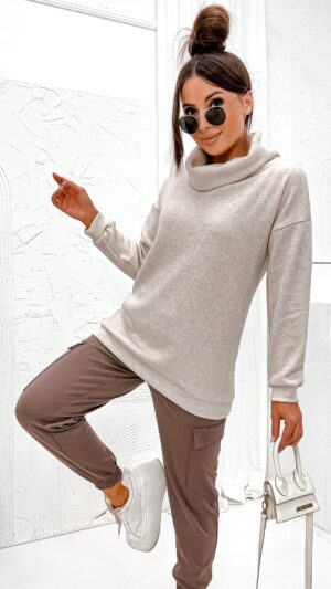 Sweter z golfem